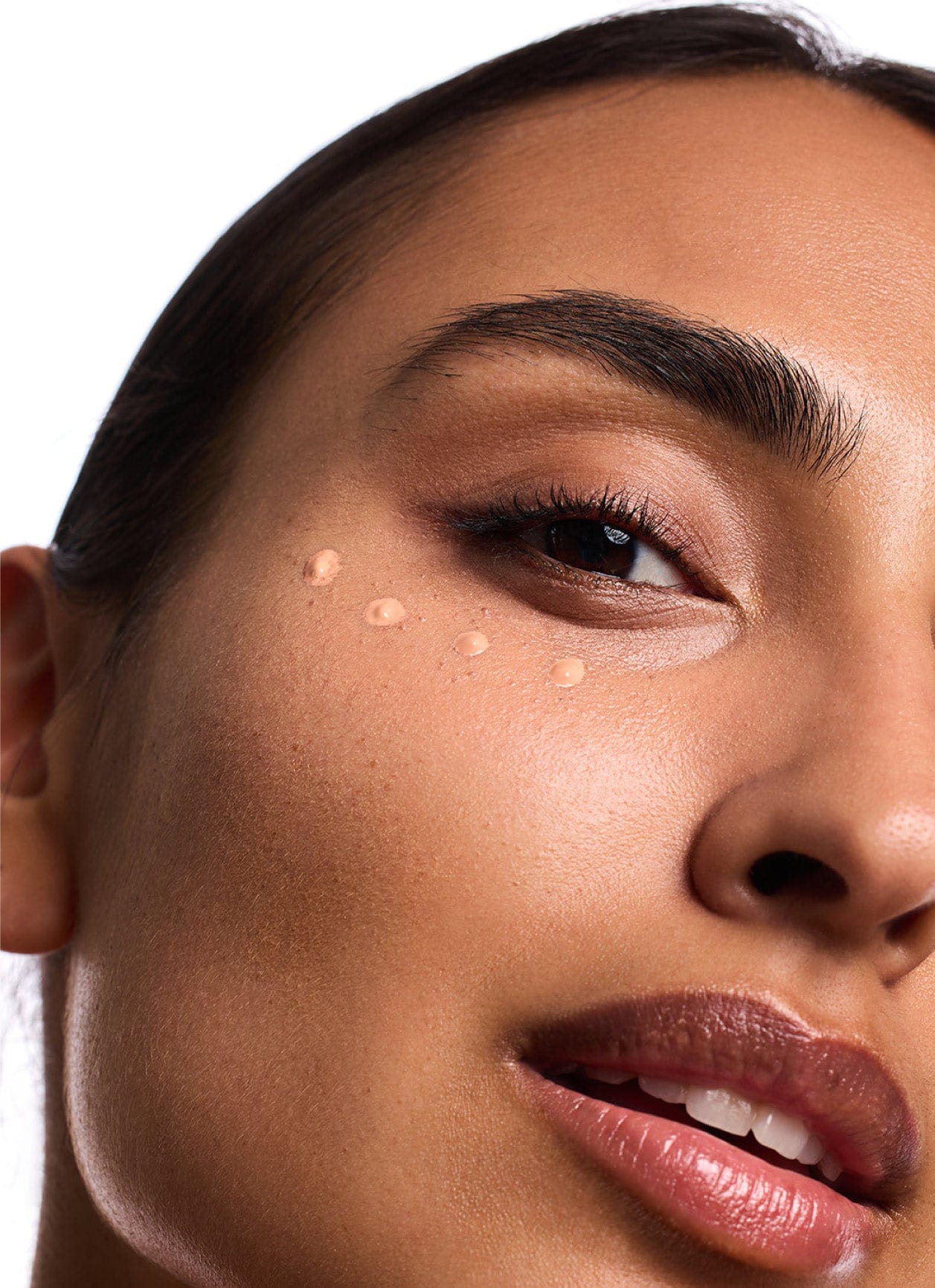 Luminous Eye Concealer SPF 41 with Peptides and Snow Mushroom Extract